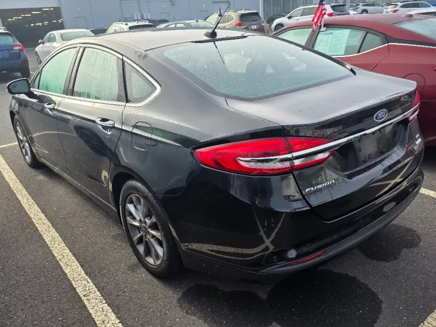 2017 Ford Fusion SE photo 1