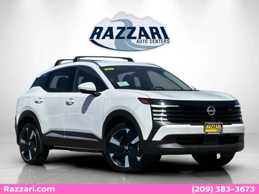 2025 Nissan Kicks SR photo 1