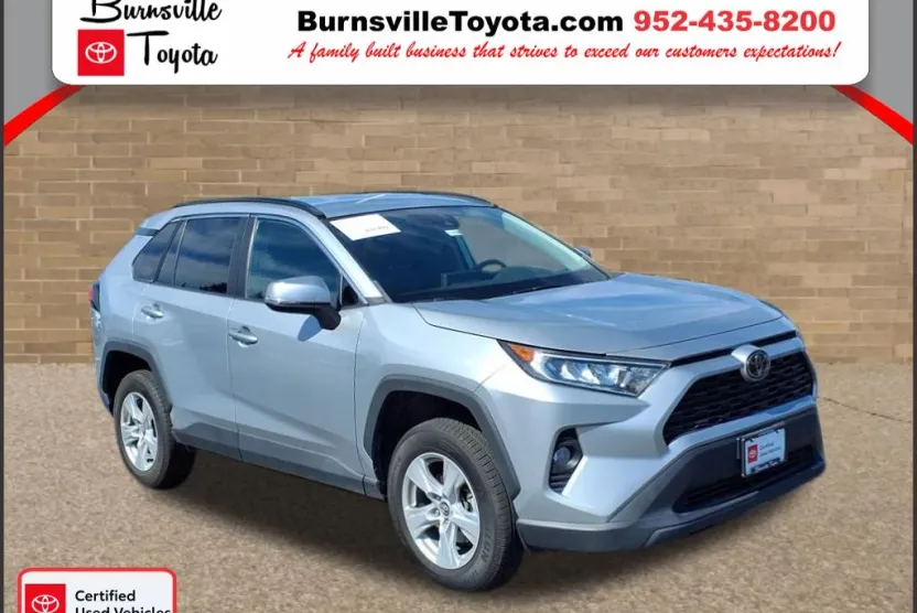 2021 Toyota RAV4 XLE photo 1