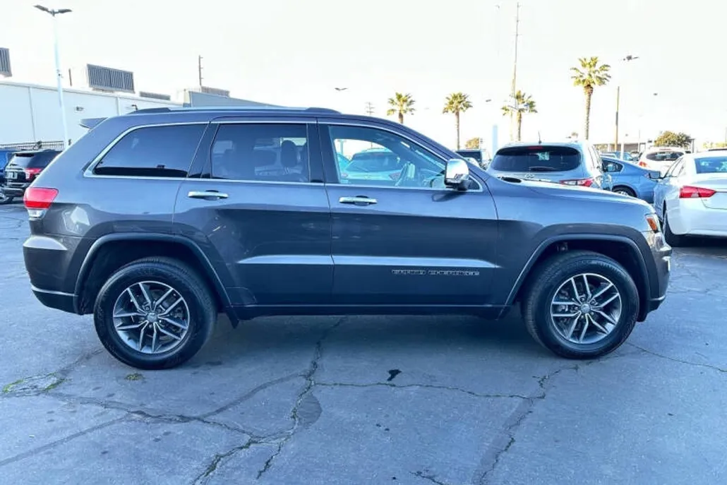 2017 Jeep Grand Cherokee Limited photo 1