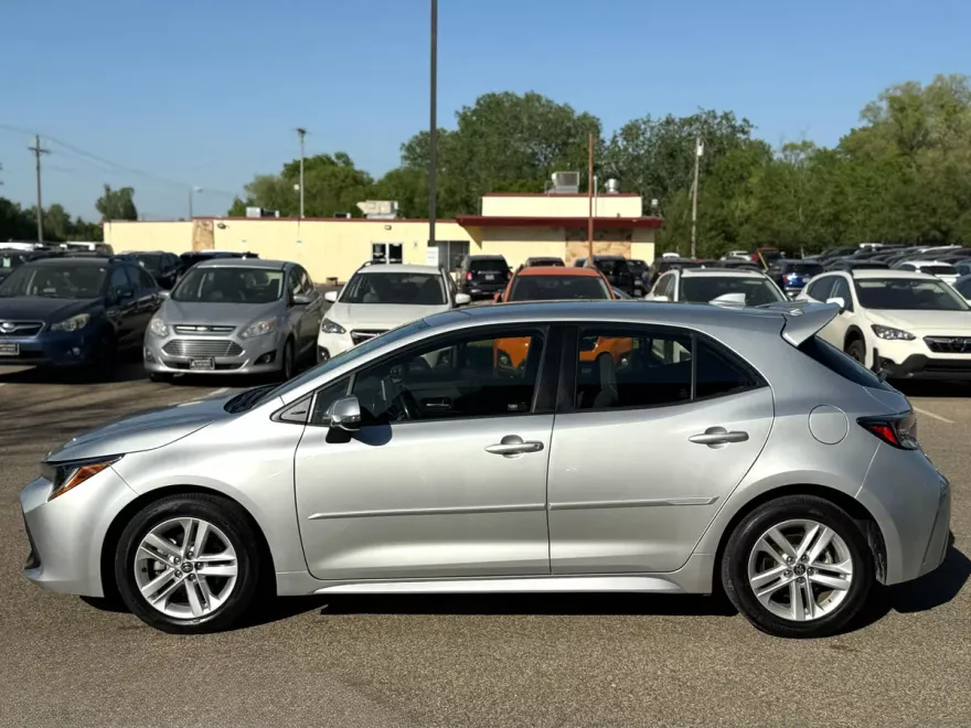 2019 Toyota Corolla SE photo 2