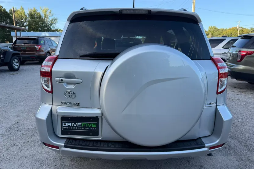 2011 Toyota RAV4 Limited photo 1