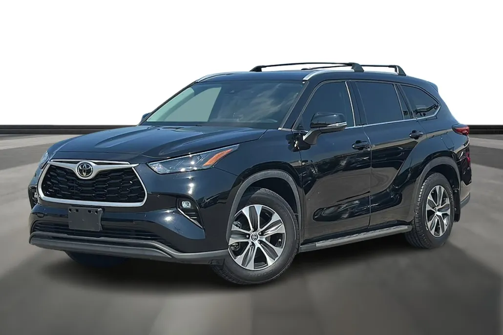 2022 Toyota Highlander XLE photo 1