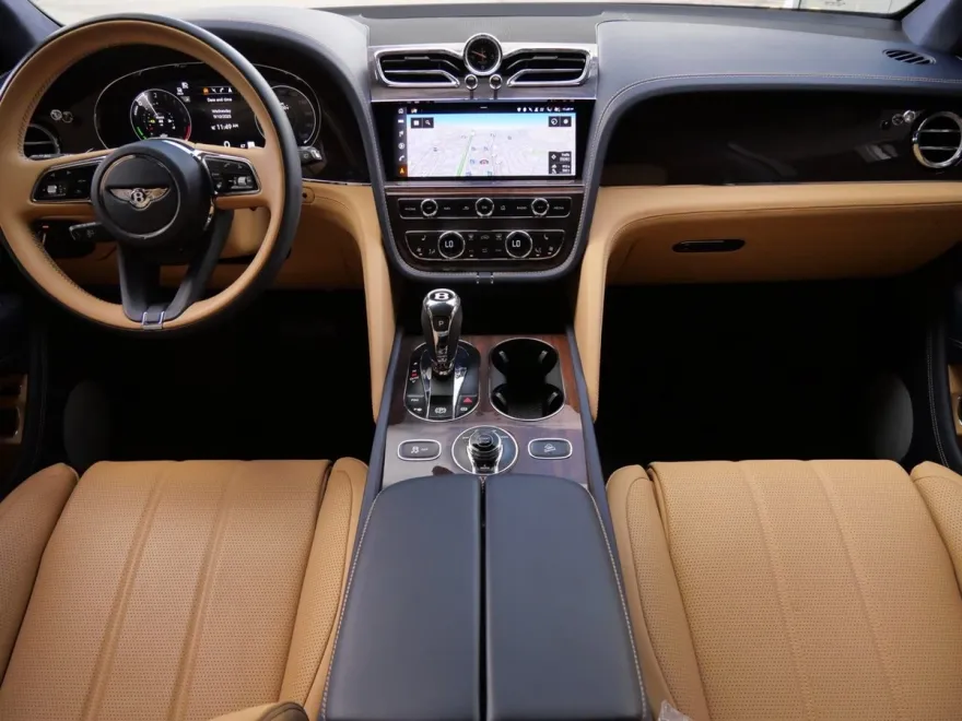 2023 Bentley Bentayga Hybrid photo 1