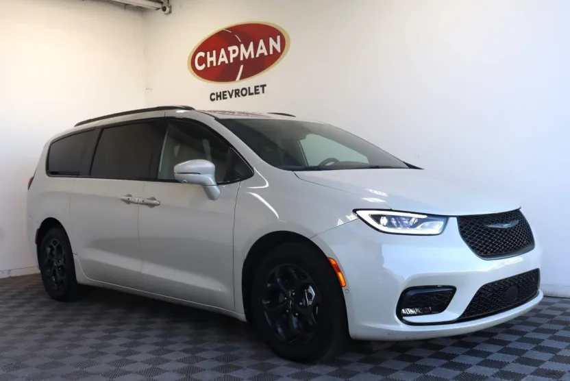 2021 Chrysler Pacifica Hybrid Touring L photo 1