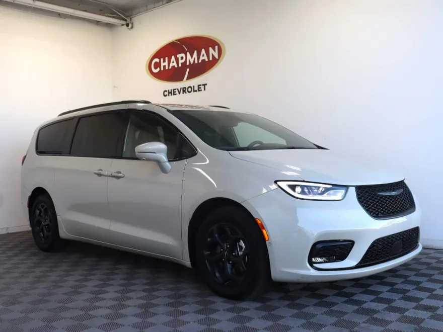 2021 Chrysler Pacifica Hybrid Touring L photo 1