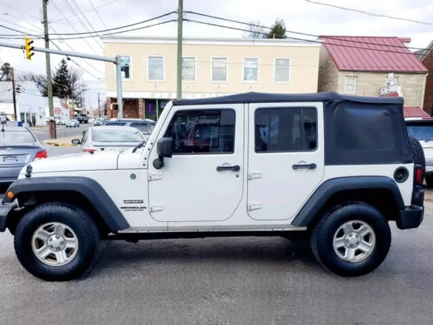 2010 Jeep Wrangler Unlimited Sport photo 1