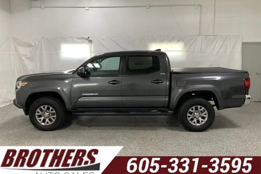 2018 Toyota Tacoma SR5 V6 photo 1
