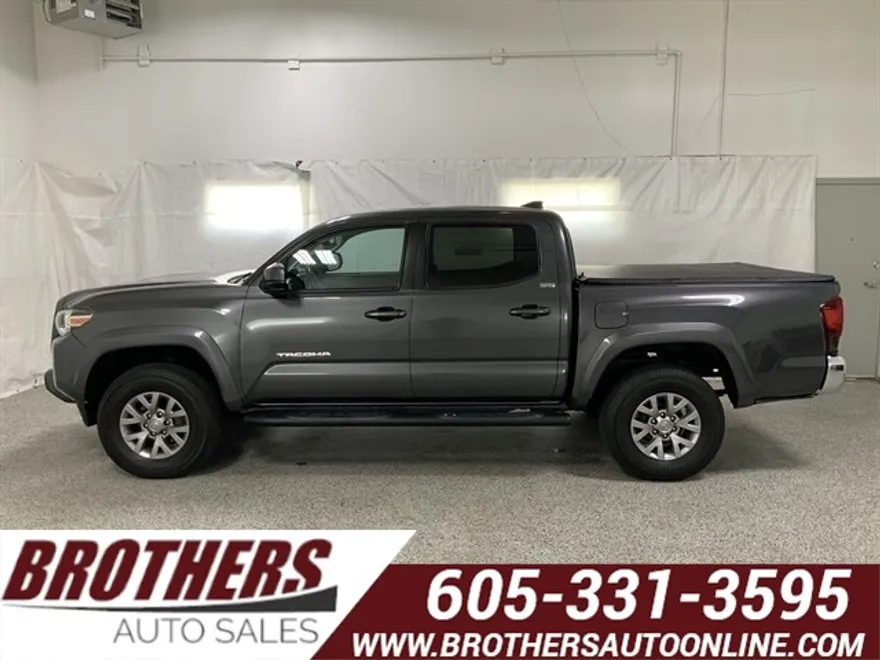 2018 Toyota Tacoma SR5 V6 photo 1