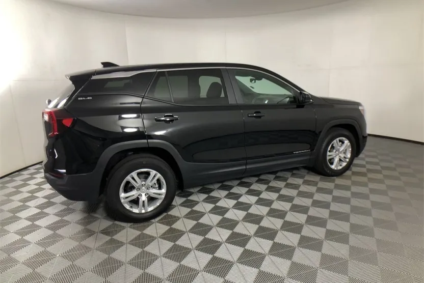 2024 Gmc Terrain SLE photo 1