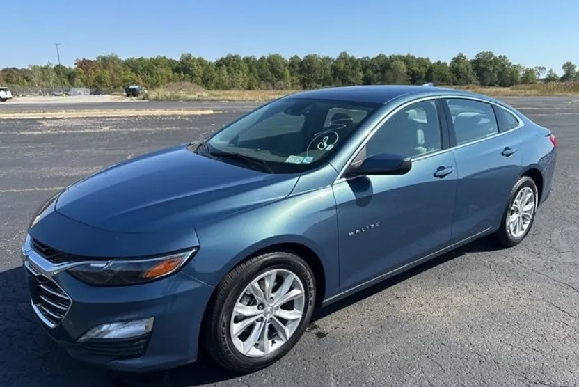 2025 Chevrolet Malibu 1LT photo 1