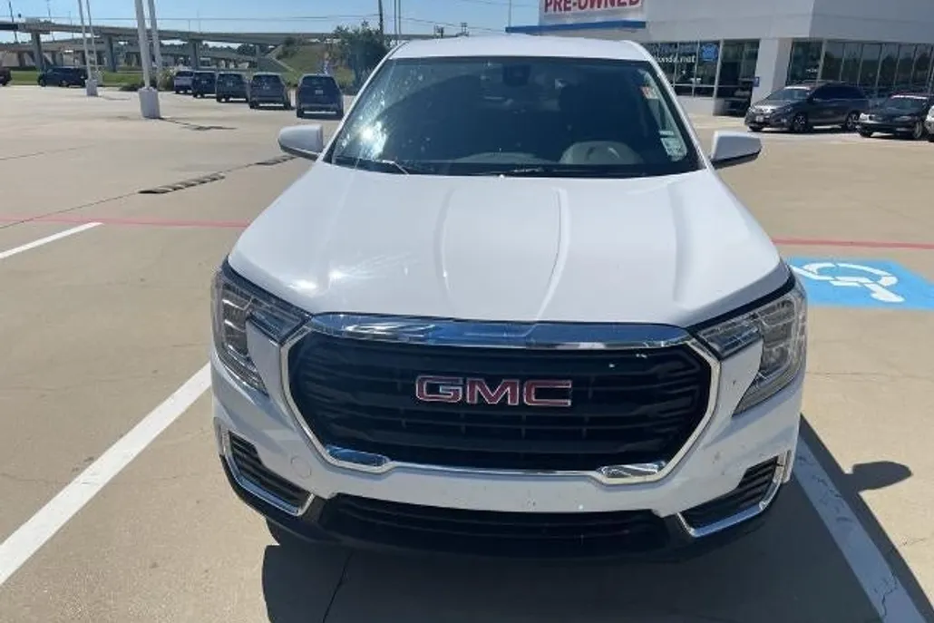 2024 Gmc Terrain SLE photo 1