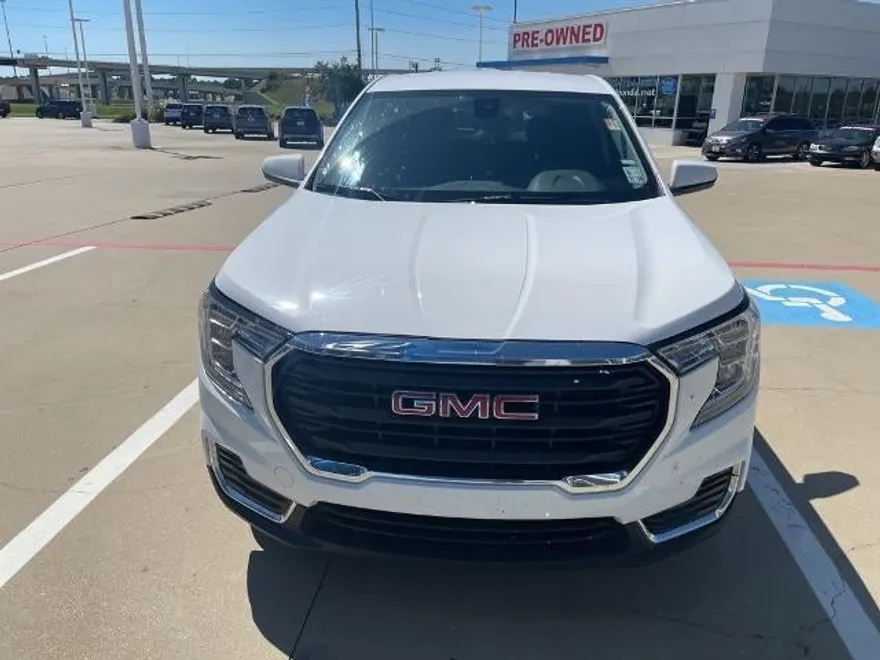 2024 Gmc Terrain SLE photo 1
