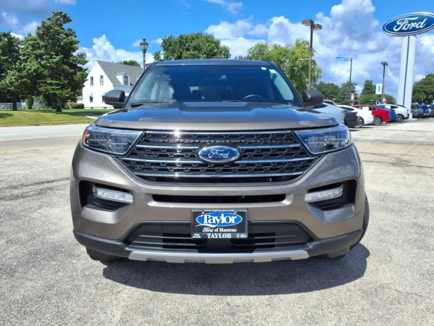 2021 Ford Explorer XLT photo 1