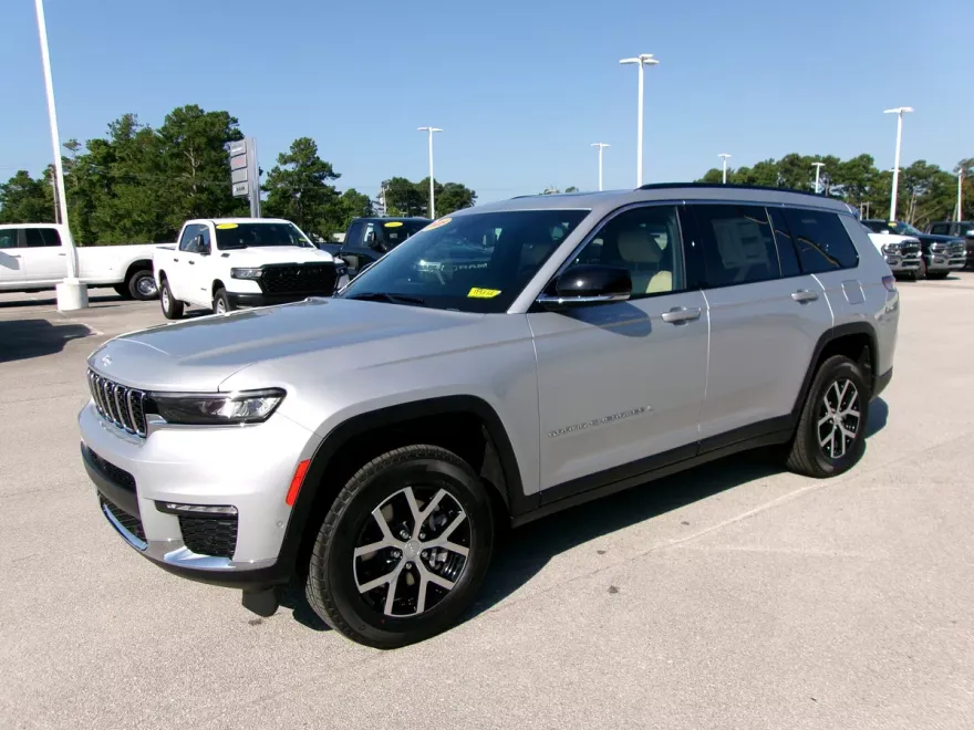2025 Jeep Grand Cherokee Limited photo 1