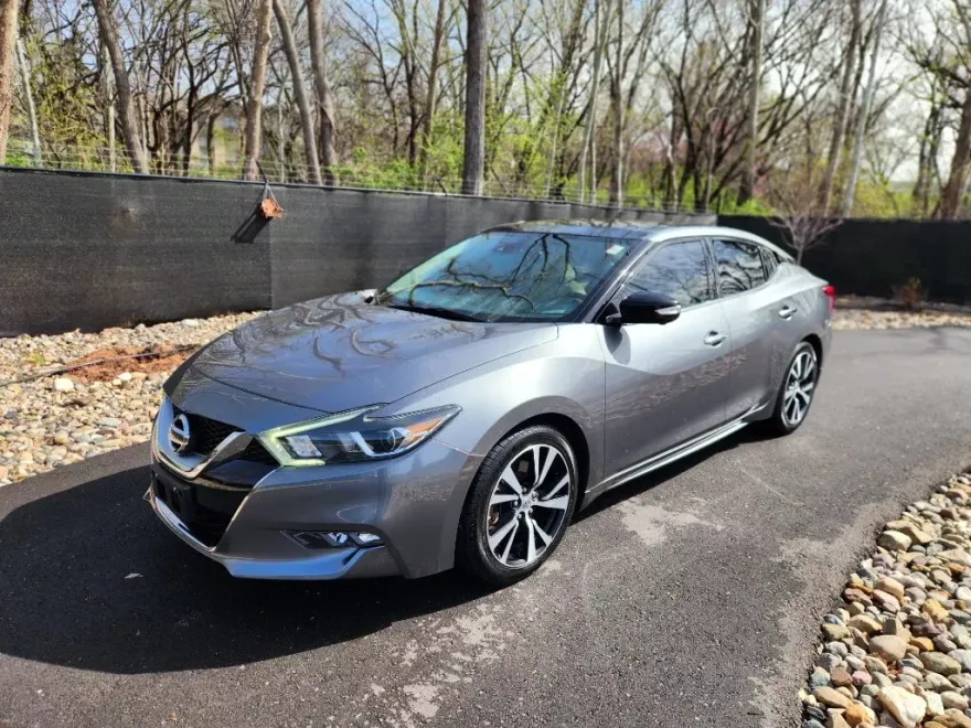 2017 Nissan Maxima Platinum photo 1
