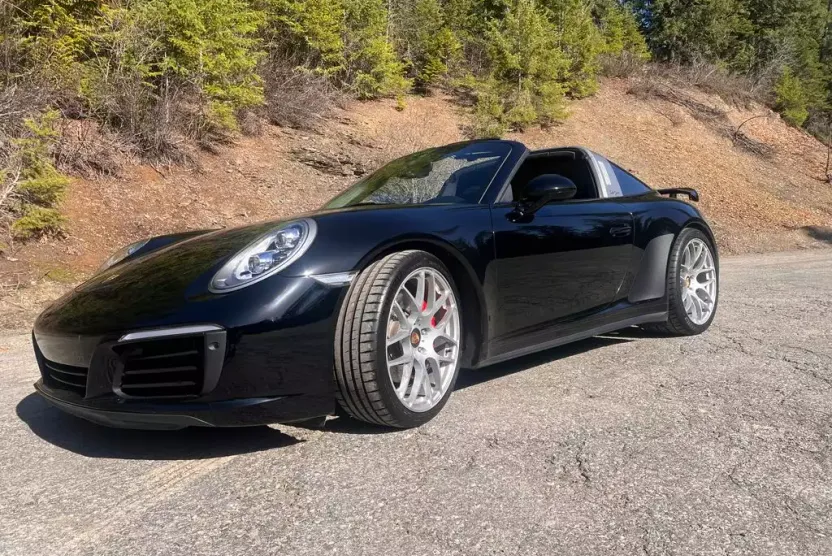 2019 Porsche 911 Targa 4S photo 1