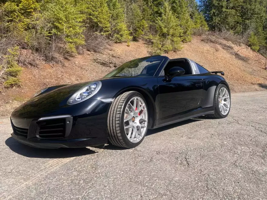 2019 Porsche 911 Targa 4S photo 1