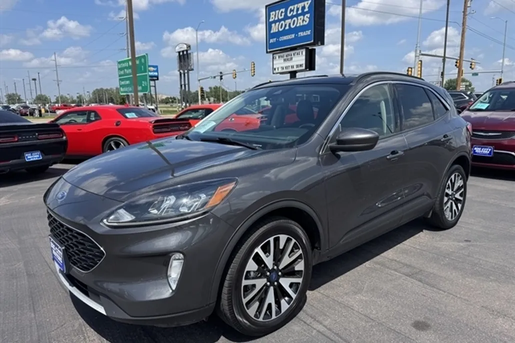 2020 Ford Escape SEL photo 1