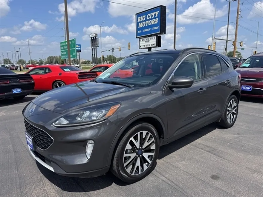 2020 Ford Escape SEL photo 1