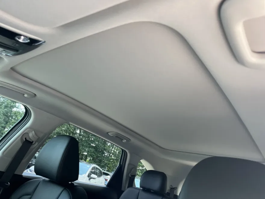 2025 Kia Sorento S photo 1