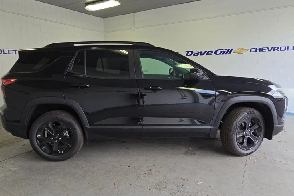 2026 Chevrolet Equinox LT photo 1