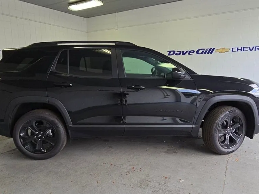 2026 Chevrolet Equinox LT photo 1