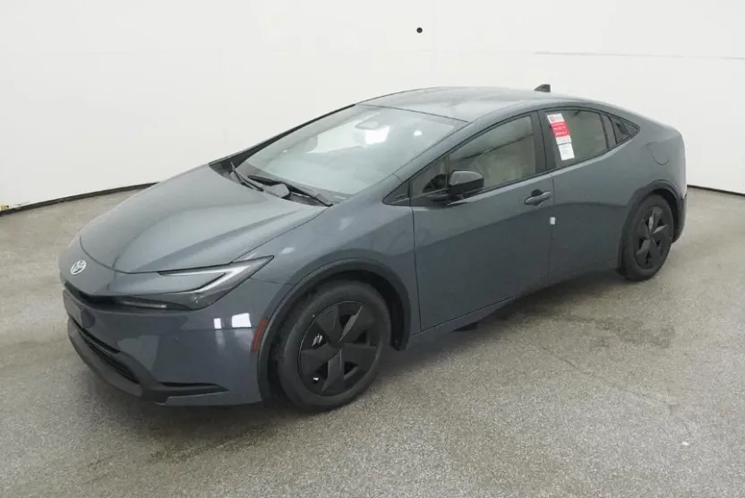 2026 Toyota Prius LE photo 1