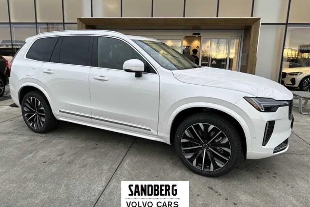 2025 Volvo XC90 T8 Plus photo 1