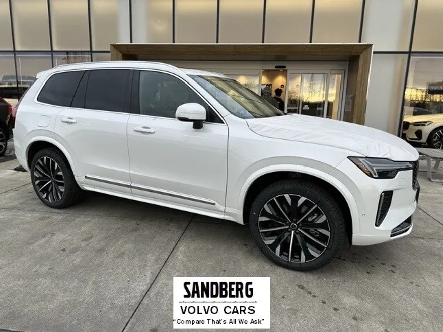 2025 Volvo XC90 T8 Plus photo 1