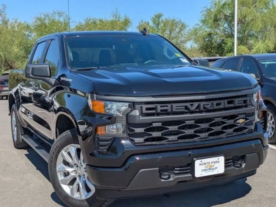 2022 Chevrolet Silverado 1500 Custom photo 1