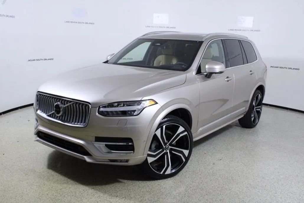 2025 Volvo XC90 AWD photo 1