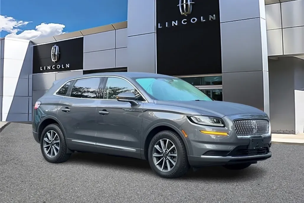 2022 Lincoln Nautilus Standard photo 1