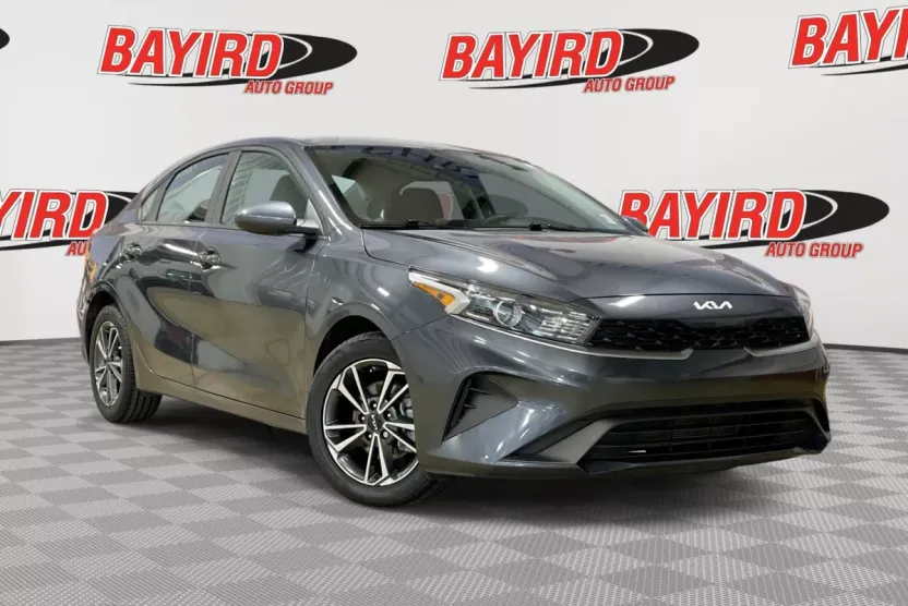 2022 Kia Forte LXS photo 1