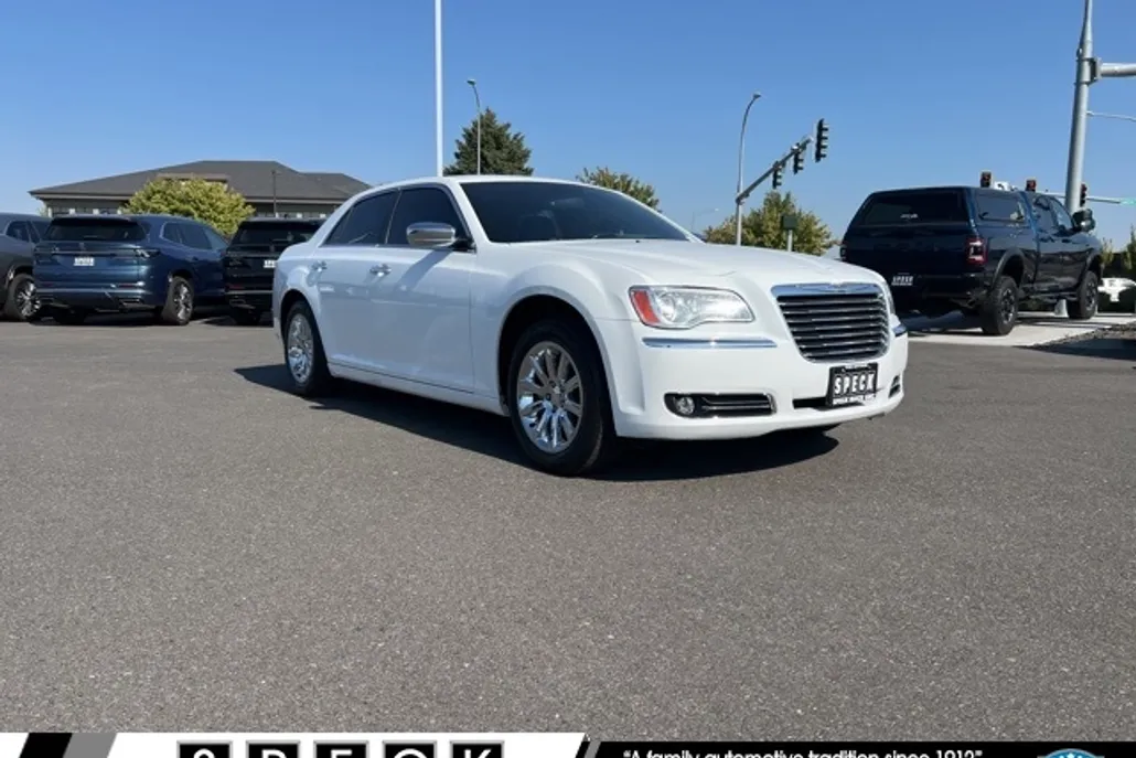2012 Chrysler 300 Limited photo 1