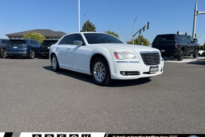 2012 Chrysler 300 Limited photo 1