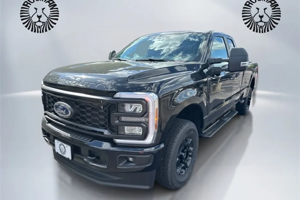 2025 Ford F-350 XL photo 1