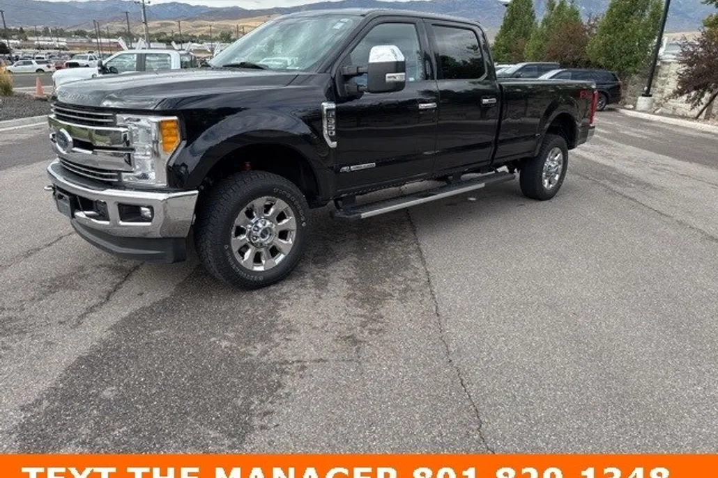 2017 Ford F-350 Lariat photo 1