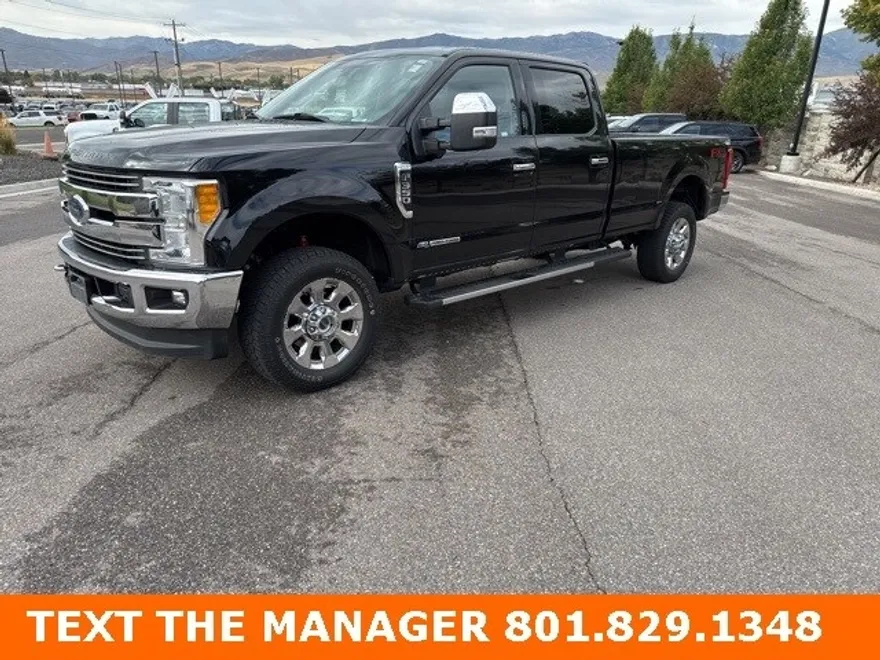 2017 Ford F-350 Lariat photo 1