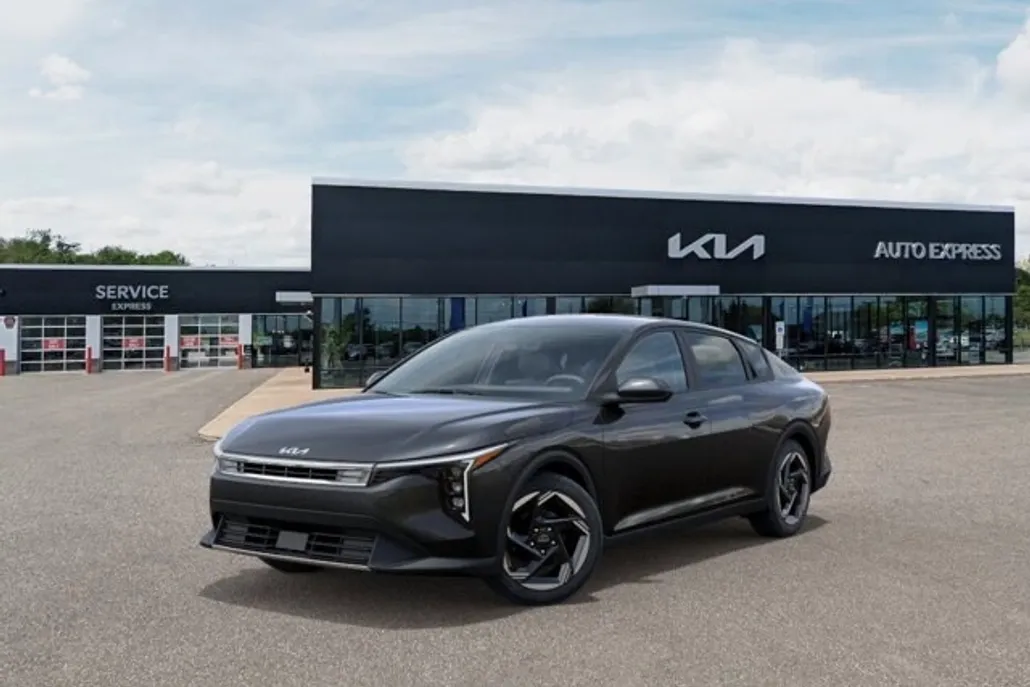 2025 Kia K4 EX photo 1