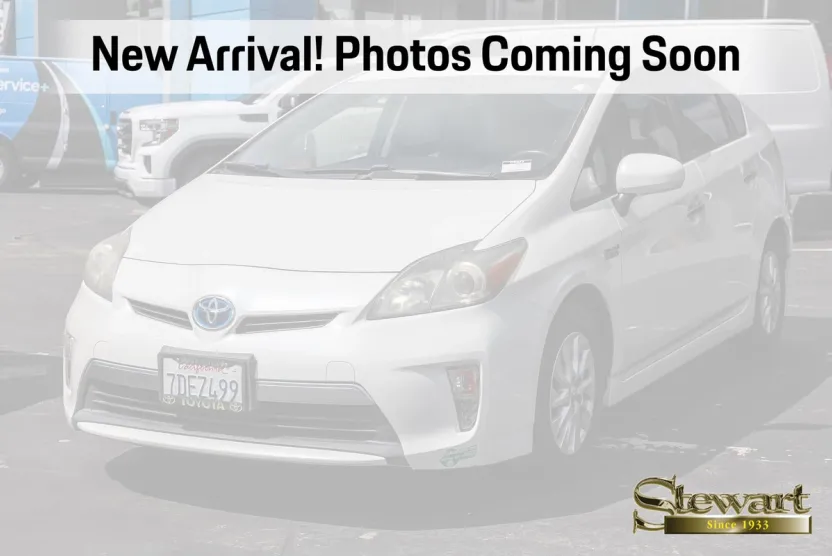 2014 Toyota Prius Plug-in Advanced photo 1