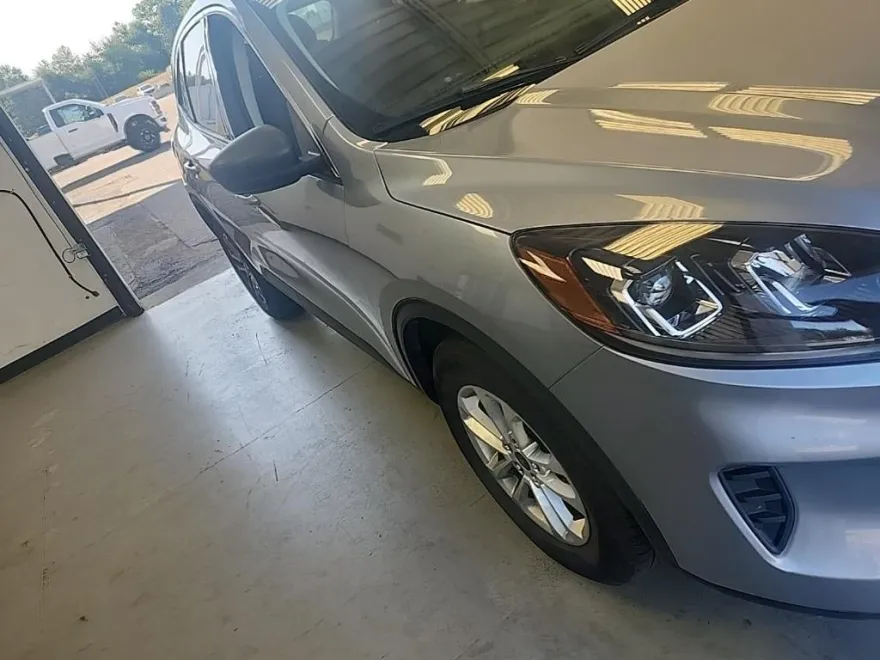 2022 Ford Escape SE photo 1