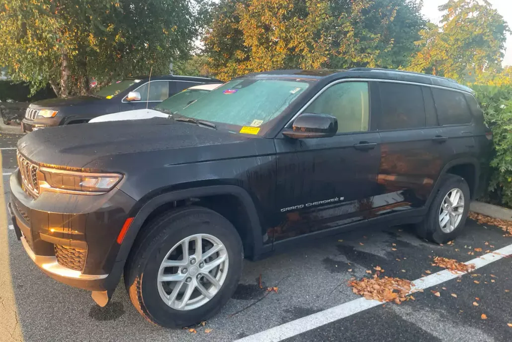 2022 Jeep Grand Cherokee Laredo photo 1