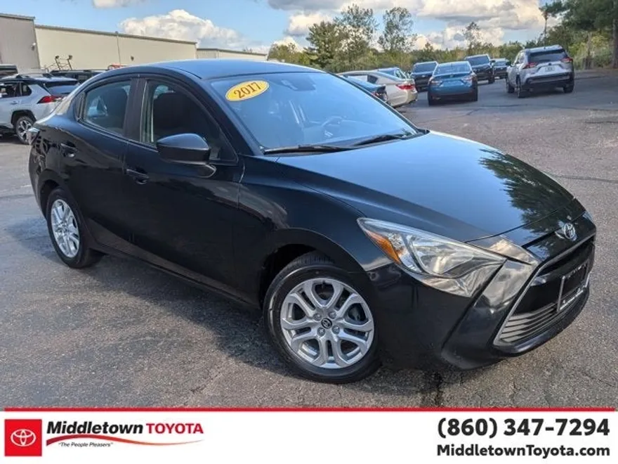 2017 Toyota Yaris iA photo 1