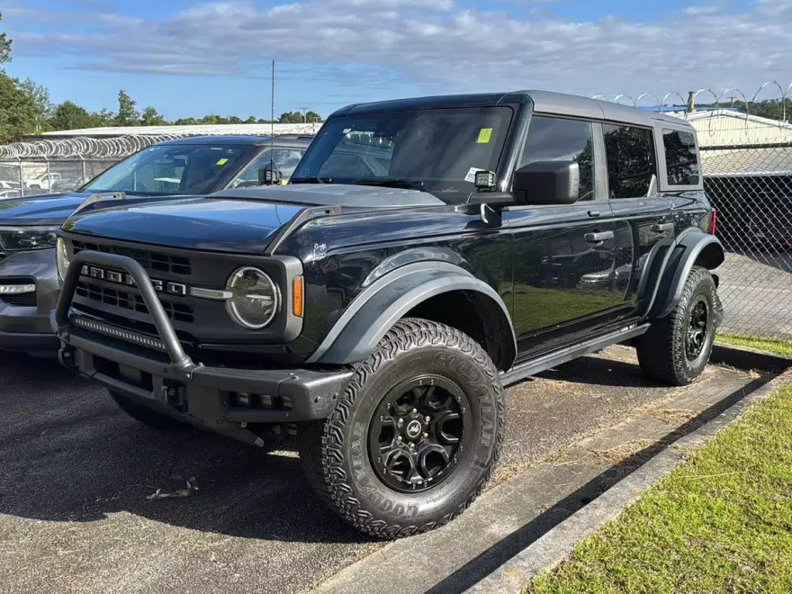2022 Ford Bronco Black Diamond photo 1