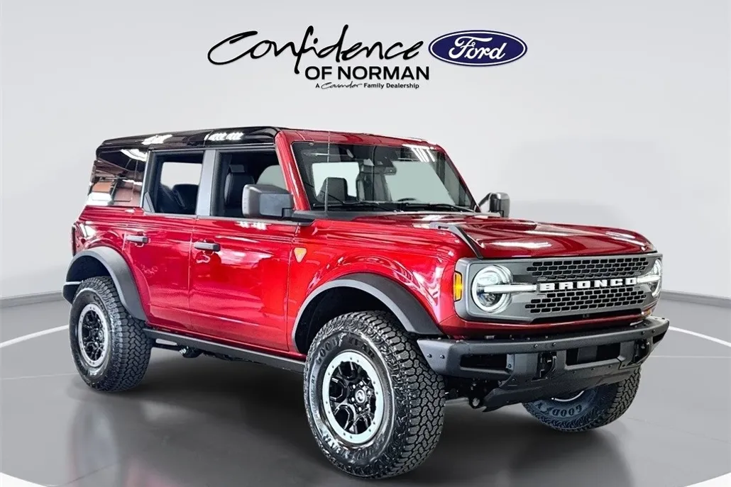 2025 Ford Bronco Badlands photo 1