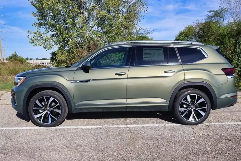 2026 Volkswagen Atlas SEL Premium R-Line photo 1