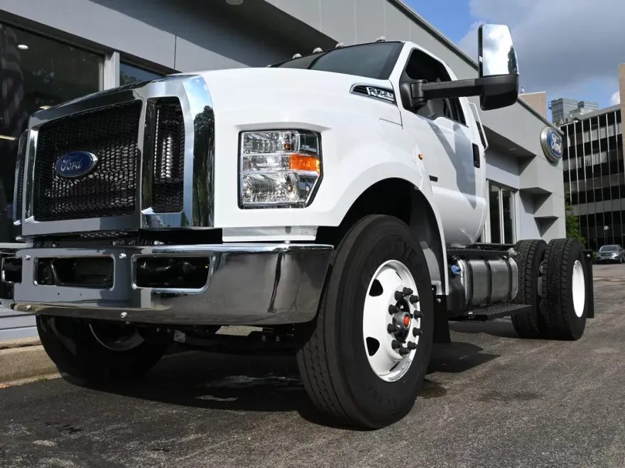 2026 Ford F-750 Base Regular Cab photo 1