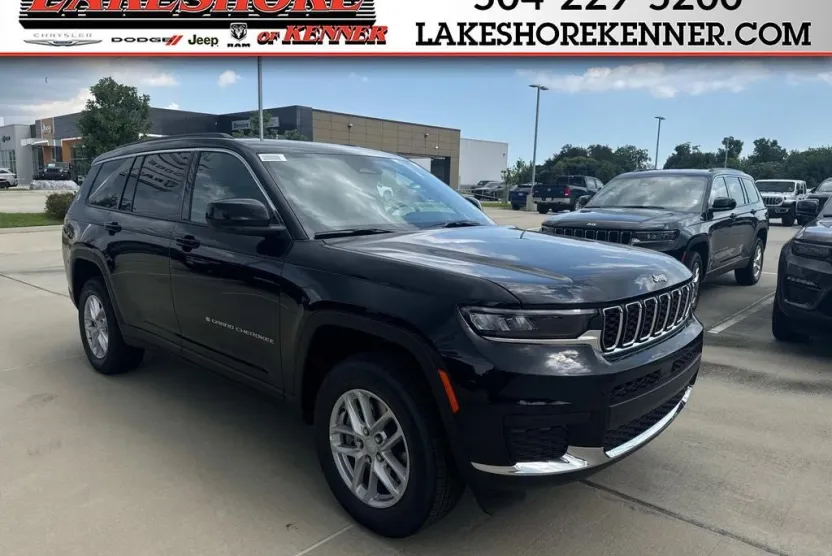 2025 Jeep Grand Cherokee Laredo Altitude photo 1