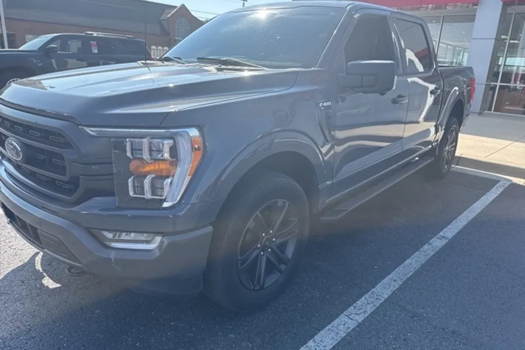 2021 Ford F-150 XLT photo 1